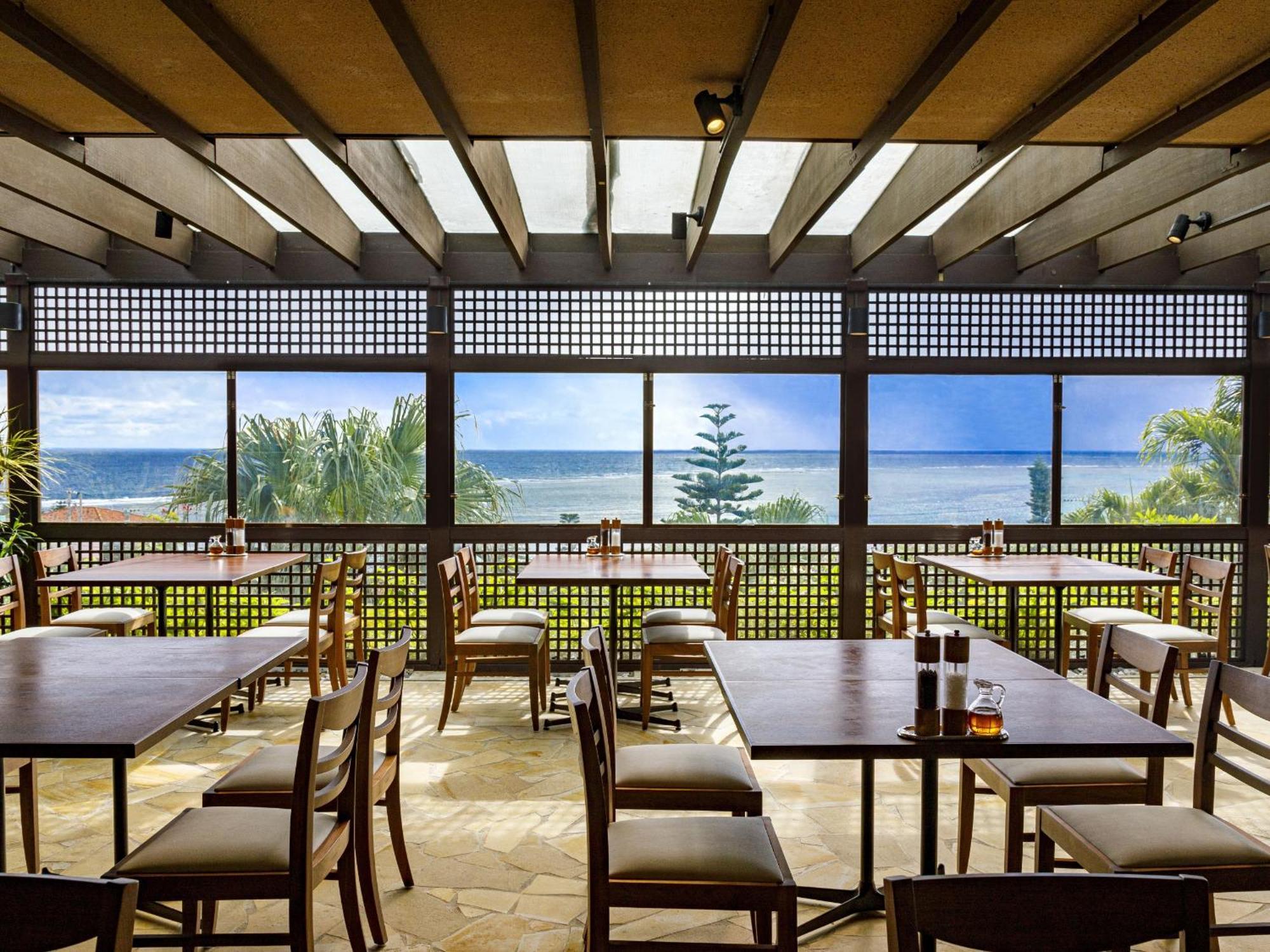 Hotel Shigira Mirage Miyakojima  Exterior photo